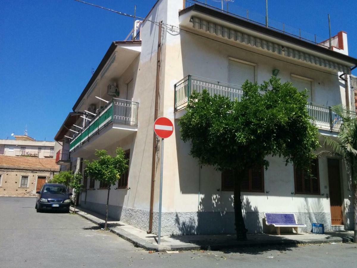 Ventura Casavacanze Oliveri Exterior photo